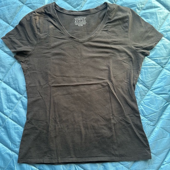 Simply Styled Tops - XL Simply Styled women’s black scoop neck t-shirt